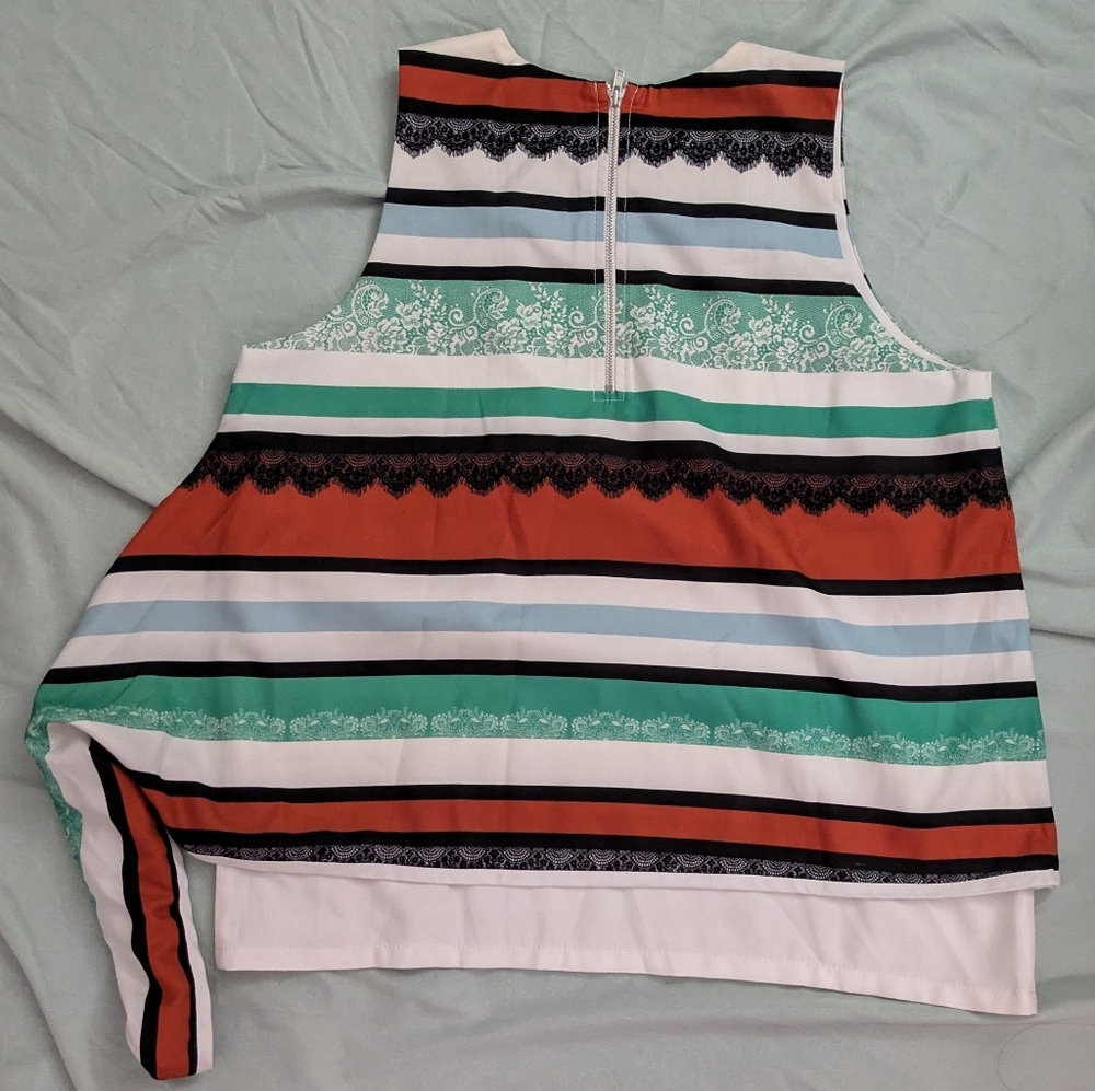 Patterned Sleeveless Top - Picture 2 of 2